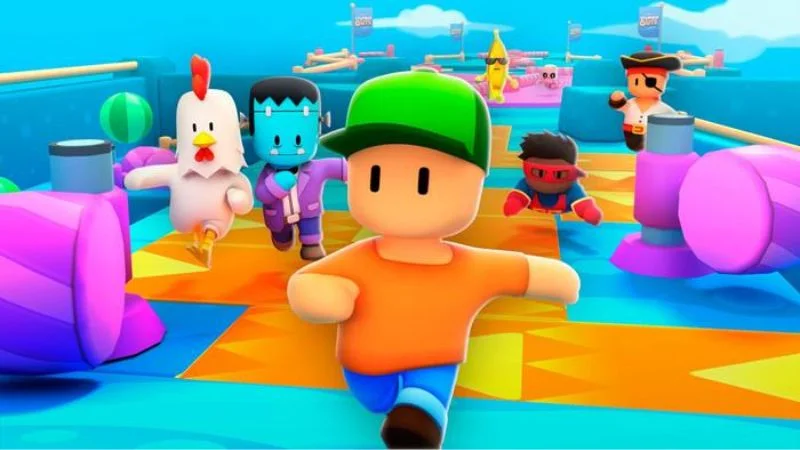 Stumble Guys race round with crowded obstacle lanes and elimination pressure